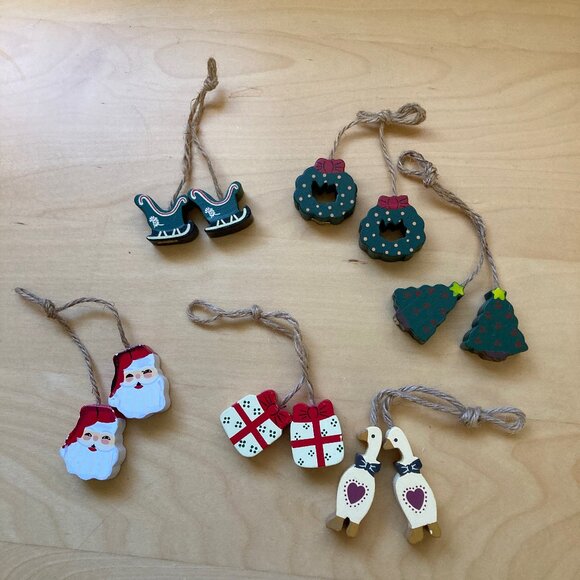 12 Vintage Wood Christmas Tree Ornaments, Made in Taiwan - Picture 1 of 9